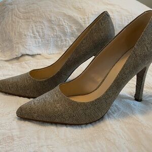 Nine West women’s high heels tan/beige size 8.5, pointed toe,